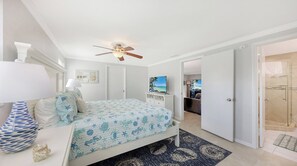 En Suite Bath - Lakefront Pool Home Near Anna Maria Island | Heated Pool, Fenced Yard, IMG Academy Close (Bradenton)