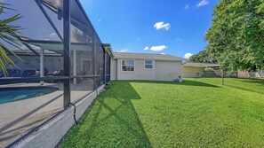 Fenced Yard with Room for Dog to Play - Lakefront Pool Home Near Anna Maria Island | Heated Pool, Fenced Yard, IMG Academy Close (Bradenton)