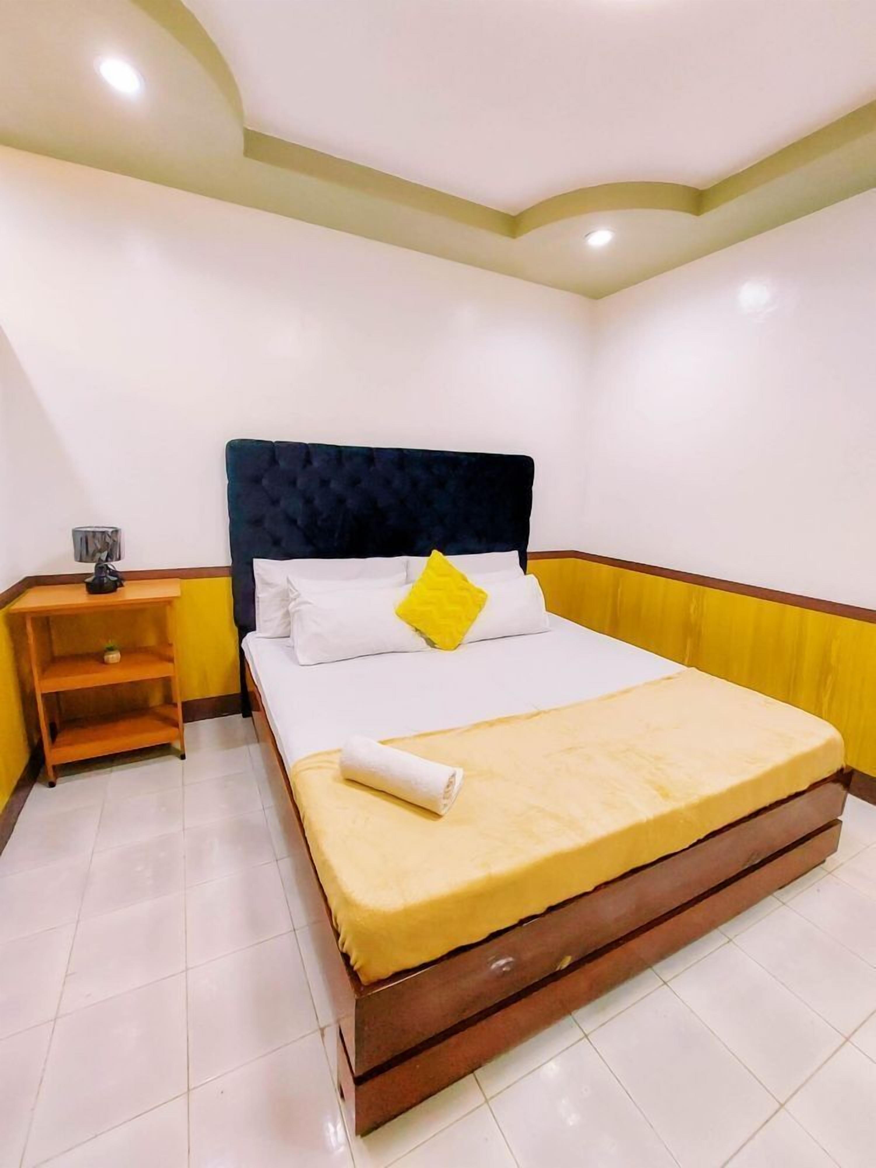 1 bedroom, iron/ironing board, bed sheets, wheelchair access