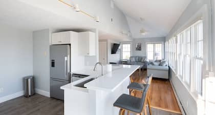 Cozy 2BR Apartment in Charming Snug Harbor, Duxbury, MA