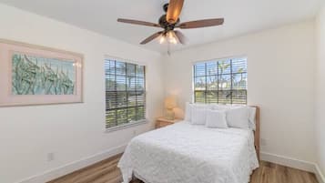 4 soveværelser, skrivebord, strygejern/strygebræt, gratis Wi-Fi