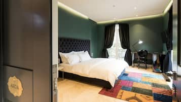 Deluxe tweepersoonskamer | Italiaanse Frette-lakens, luxe beddengoed, bedden met traagschuimmatras