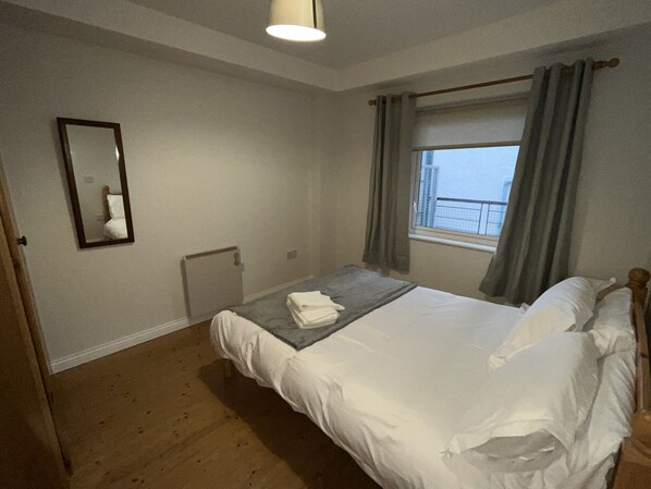 3 chambres, fer et planche à repasser, Wi-Fi gratuit, draps fournis