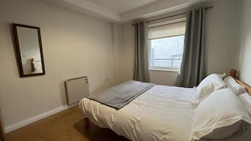 3 slaapkamers, een strijkplank/strijkijzer, gratis wifi, beddengoed