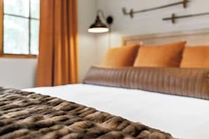 3 bedrooms, iron/ironing board, travel cot, free WiFi