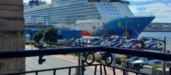 Habour view with private balcony. Apt. 3