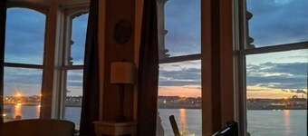 Penthouse in a harbourfront heritage building