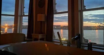 Penthouse in a harbourfront heritage building