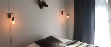 3 室のベッドルーム、WiFi