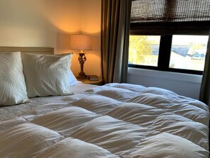 3 bedrooms, in-room safe, desk, iron/ironing board