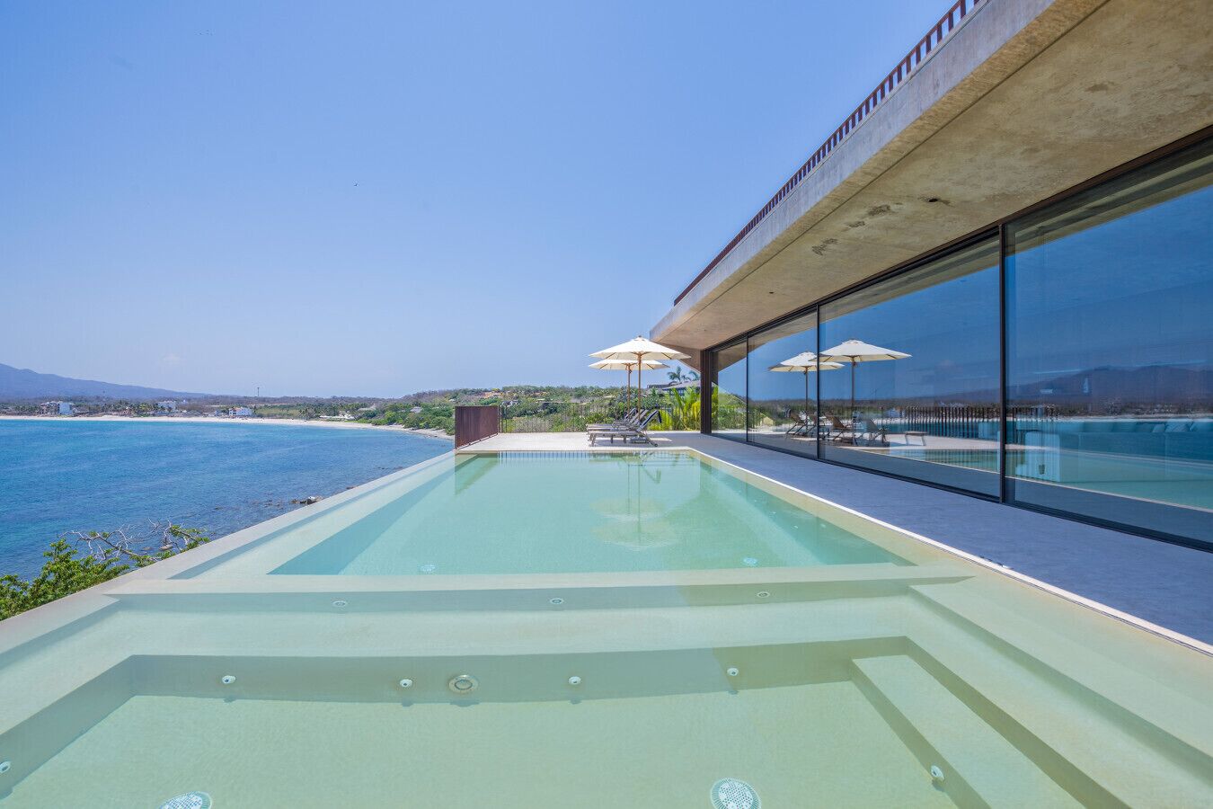 Et oppvarmet basseng