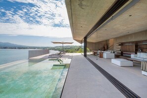 Beheizter Pool