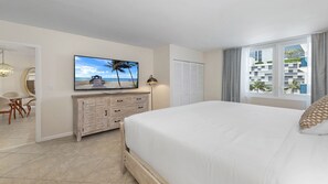 1 habitación, caja de seguridad en la habitación y escritorio 