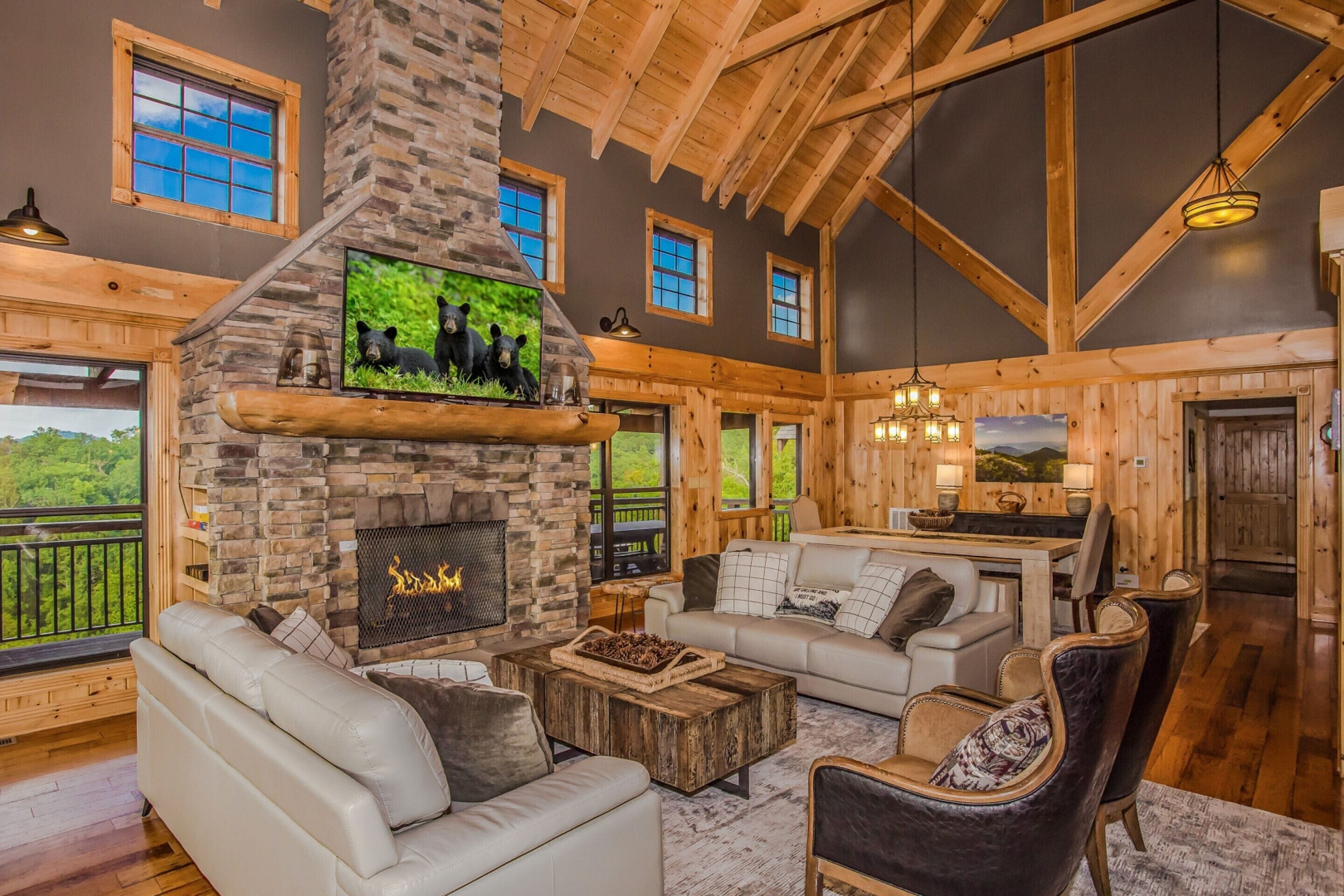 Luxury Cabin | Ruang tamu | 55 inci televisyen skrin rata dengan digital, pendiangan, Netflix