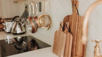 Dishwasher, high chair