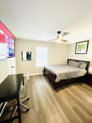 2 bedrooms, iron/ironing board, WiFi, bed sheets - Cute 2 bedroom in the heart of Houston  (Houston)