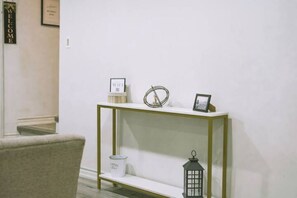 Interior - Versatile Cozy Oasis for Travelers (Waterloo)