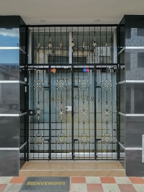 Property entrance - Hotel Casa Baquero  (Bogotá)
