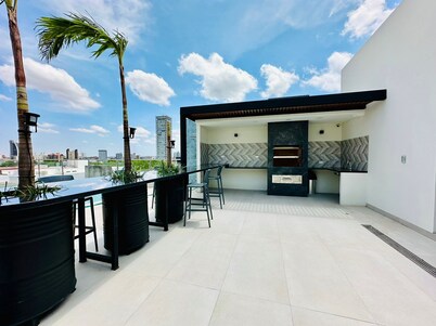 COMODO MONOAMBIENTE EN EQUIPETROL CON PISCINA EN CONDOMINIO!