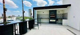 COMODO MONOAMBIENTE EN EQUIPETROL CON PISCINA EN CONDOMINIO!