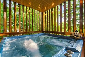 Indoor spa tub