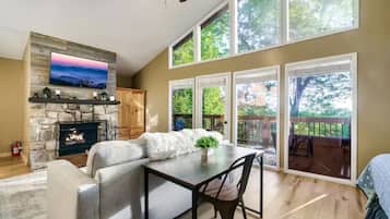 Smart TV, fireplace, DVD player, table tennis