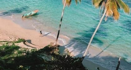 Mountain top villa- breathtaking views & huge pool