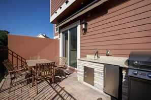 Outdoor dining - Lovely 4 Suites Villa 5 min to Disney (Kissimmee)