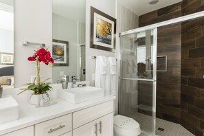 Hair dryer, towels, toilet paper - Fantastic 4 Suites Villa 5 min to Disney (Kissimmee)