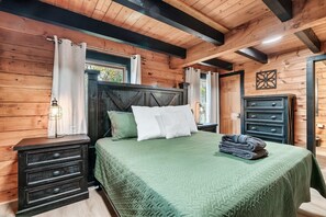 2 室のベッドルーム、アイロン / アイロン台、WiFi (無料)、ベッドシーツ