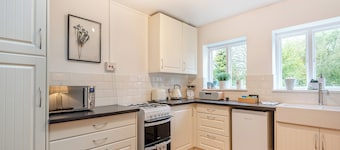 South Lodge- UK45600