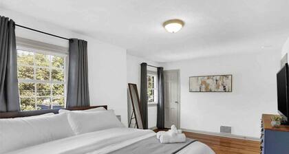 KING BED! Cozy Home Minutes from Broad Ripple Ave