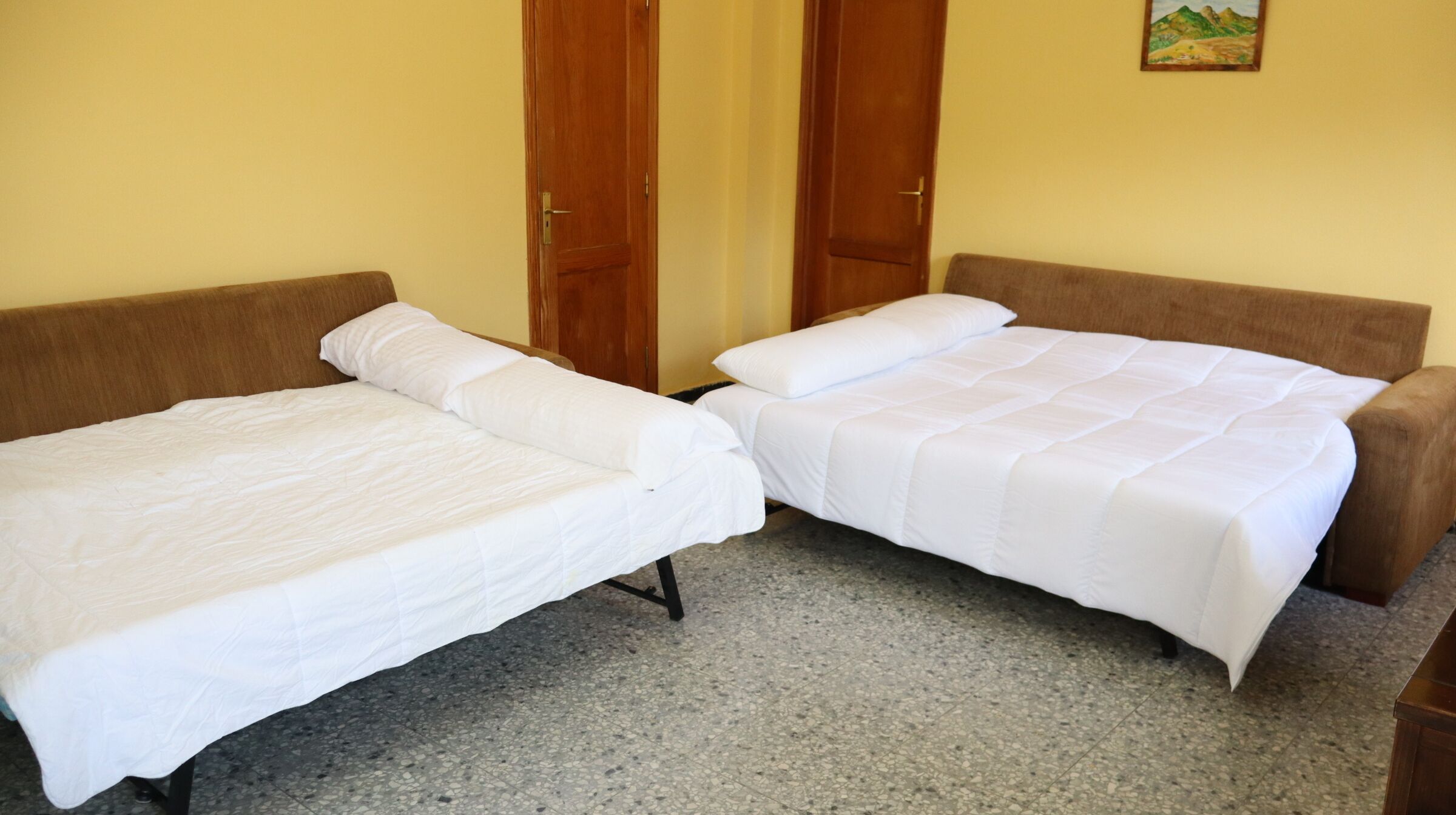 1 dormitori, planxa i posts de planxar, wifi i roba de llit 