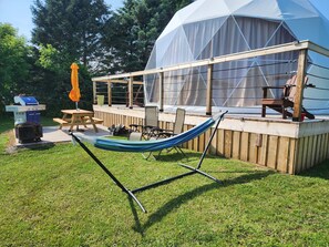 Outdoor dining - Skye's Dome - A relaxing getaway (Debert)