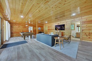 House (5 Bedrooms) | Interior - Wilderness Rush by Avantstay Hot Tub + Views (Sevierville)