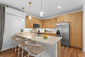 Villa (4 Bedrooms) | Interior - Makaha Villa by Avantstay Mountain + Ocean Views (Waianae)