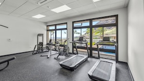 Interior - Makaha Villa by Avantstay Mountain + Ocean Views (Waianae)
