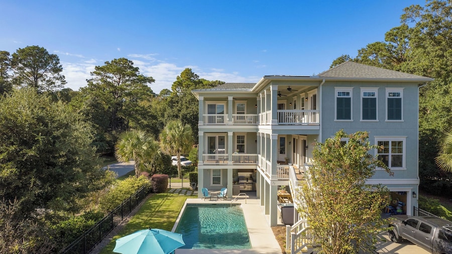 Sweetbay by Avantstay 1 Min Walk to Beach + Pool