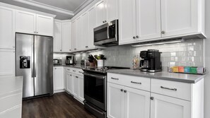 Interior - Sweetbay by Avantstay 1 Min Walk to Beach + Pool (Hilton Head Island)