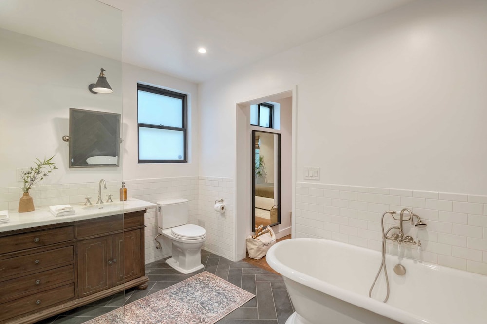 Silver Screen By Avantstay Luxe Backyard Escape - Los Angeles, CA