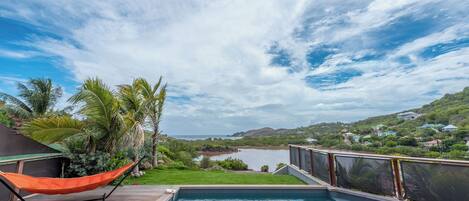 حمّام سباحة مُدفَّأ