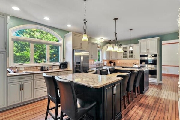 Kylskåp, mikrovågsugn, ugn och spishäll