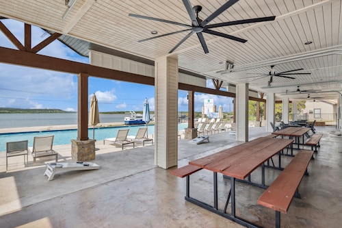 The Retreat 10: Moonlight Ridge | Pet Friendly