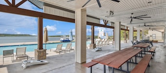 The Retreat 10: Moonlight Ridge | Pet Friendly