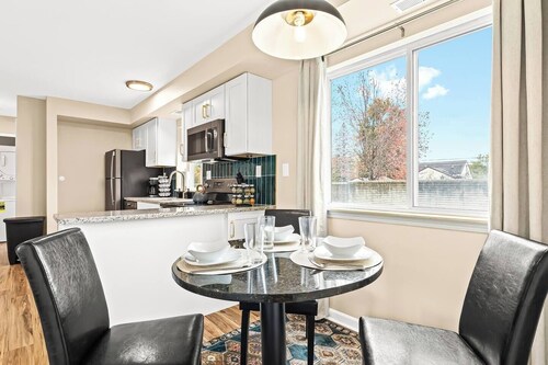 Newly Renovated Near Downtown, Roseville