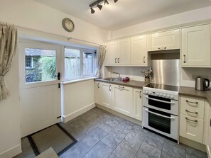 Dishwasher - 2 bedroom accommodation in Sawrey, near Ambleside (Sawrey, near Ambleside)