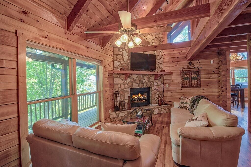 Smart-TV, Kamin, Tischfußball, Stereoanlage