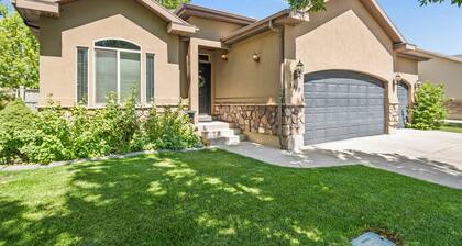 Spacious Home near Silicone Slopes