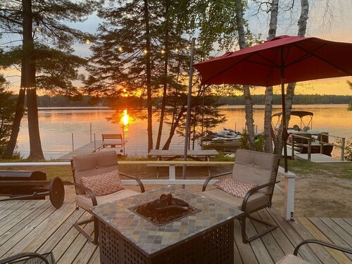 Anna Bananas Beachfront Bungalow