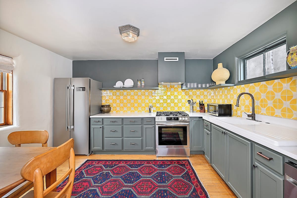 Room | Private kitchen | High chair